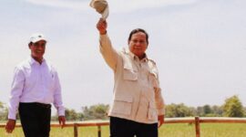 Agriculture Minister Andi Amran Sulaiman and  President Prabowo Subianto. (Instagram @a.amran_sulaiman)