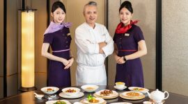Executive Chinese Chef of Yue – Jacky Chung Chi Keung (centre)