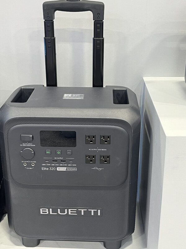 BLUETTI Elite 320 CES
