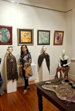 Mayor Bill Gebhardt Opens Indonesian Artist Andrea van Diemen’s First Solo Exhibition in Australia